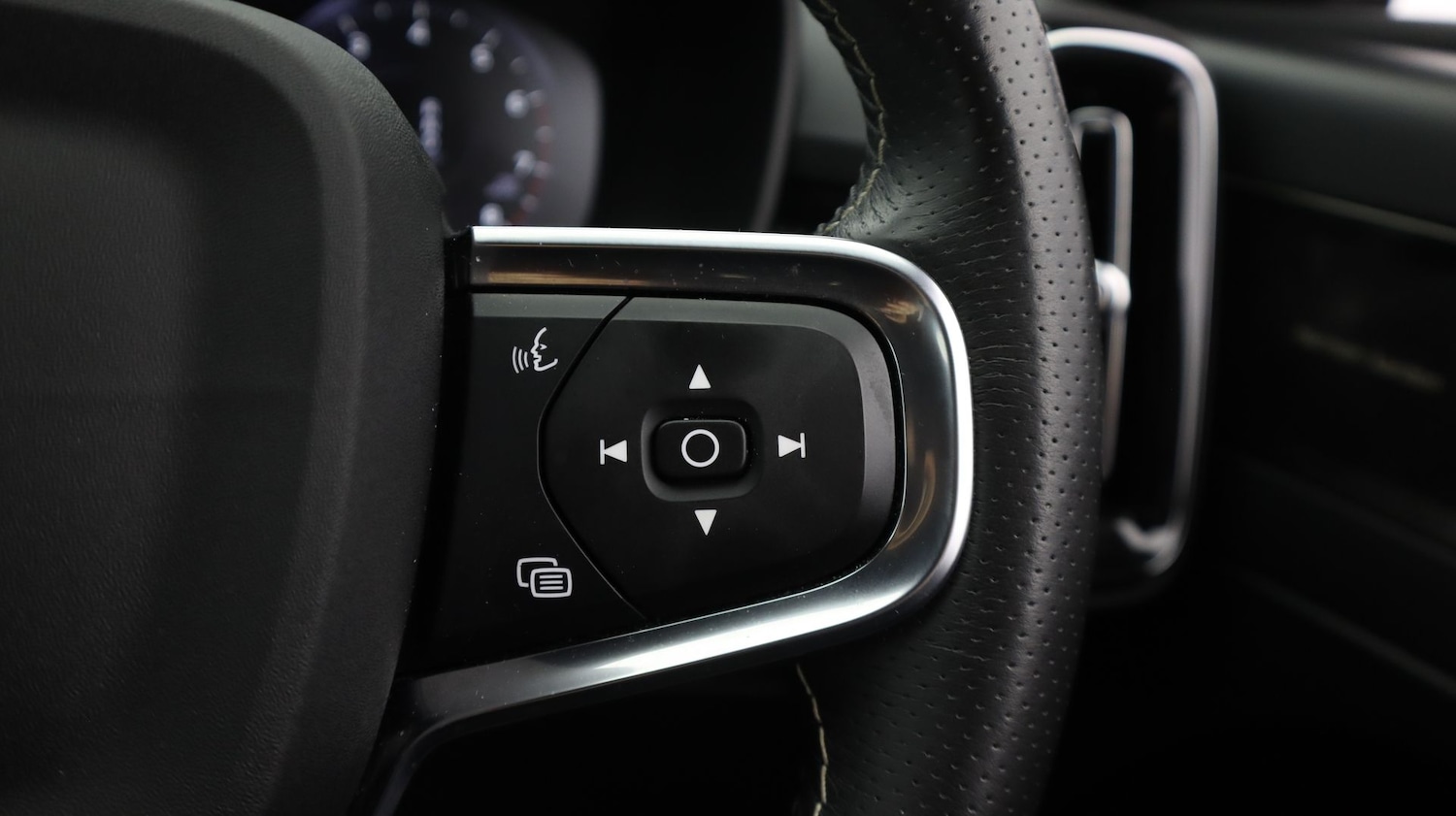 Used Volvo XC40 2021 for sale - 78007962: Photo 28