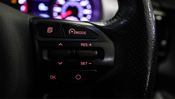 Used Kia Stonic 2018 for sale - 75729338: Photo 24