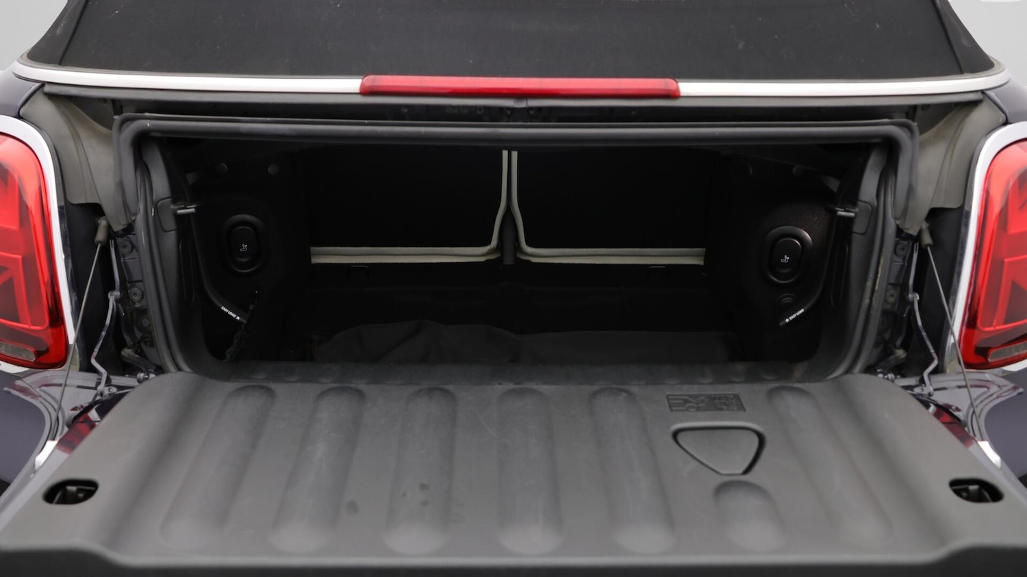 Used MINI Convertible 2021 for sale - 76013200: Photo 18