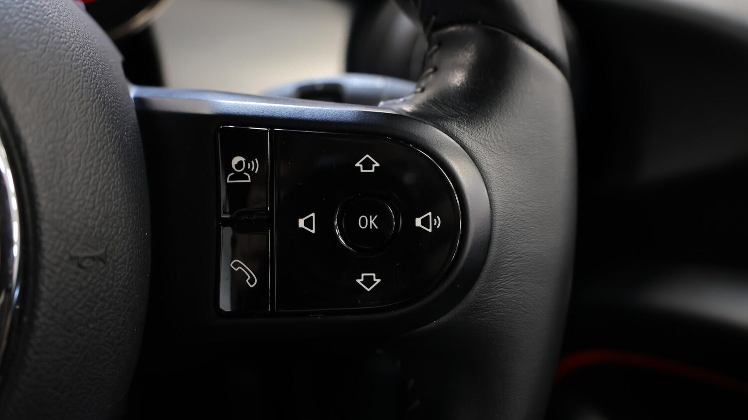 Used MINI Convertible 2021 for sale - 76013200: Photo 25