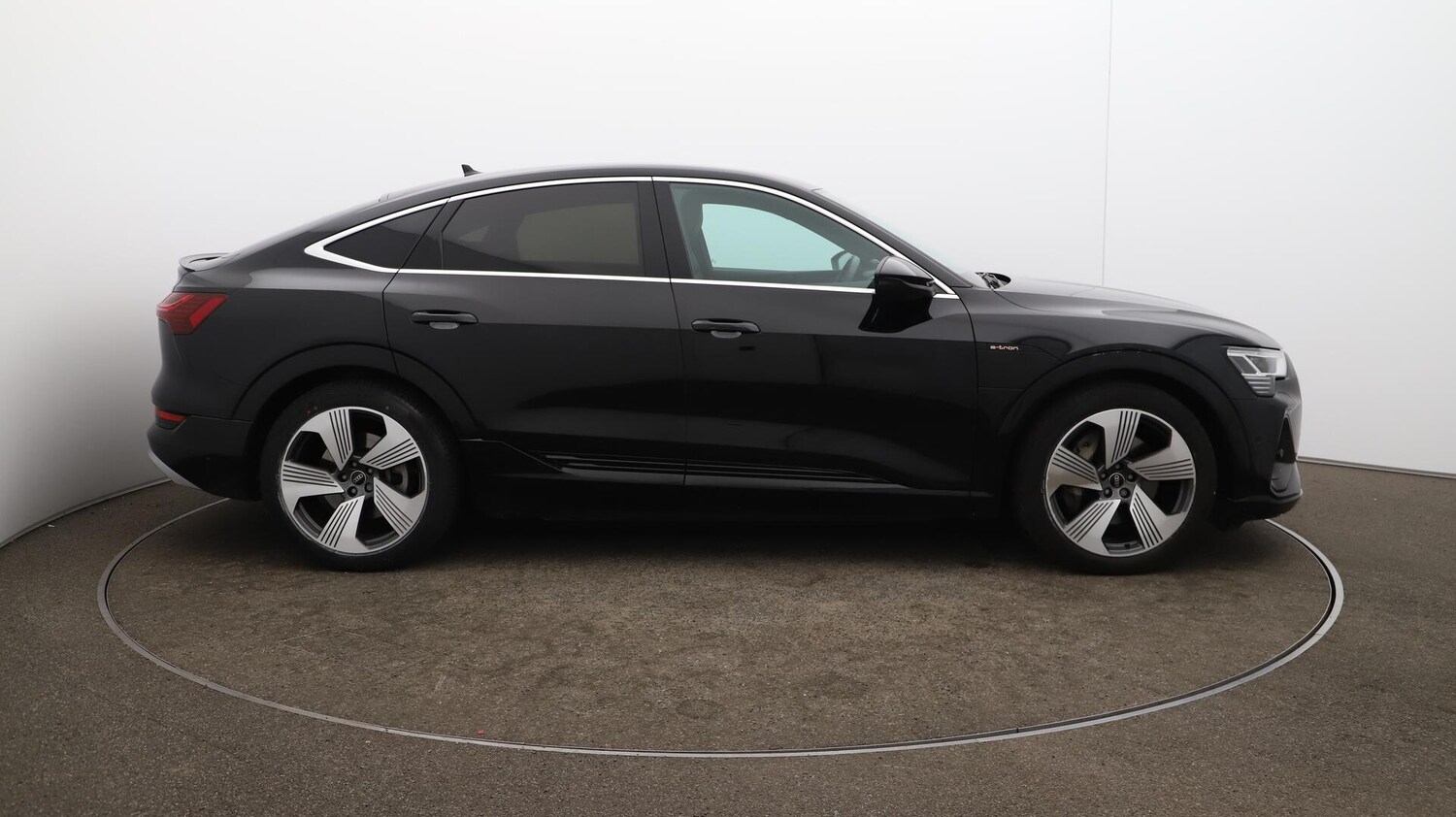 Used Audi e-tron 2022 for sale - 76527800: Photo 51