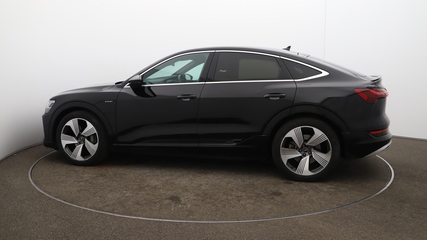 Used Audi e-tron 2022 for sale - 76527800: Photo 60