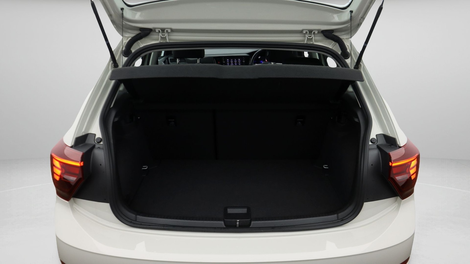 Used Volkswagen Polo 2024 for sale - 77355103: Photo 17