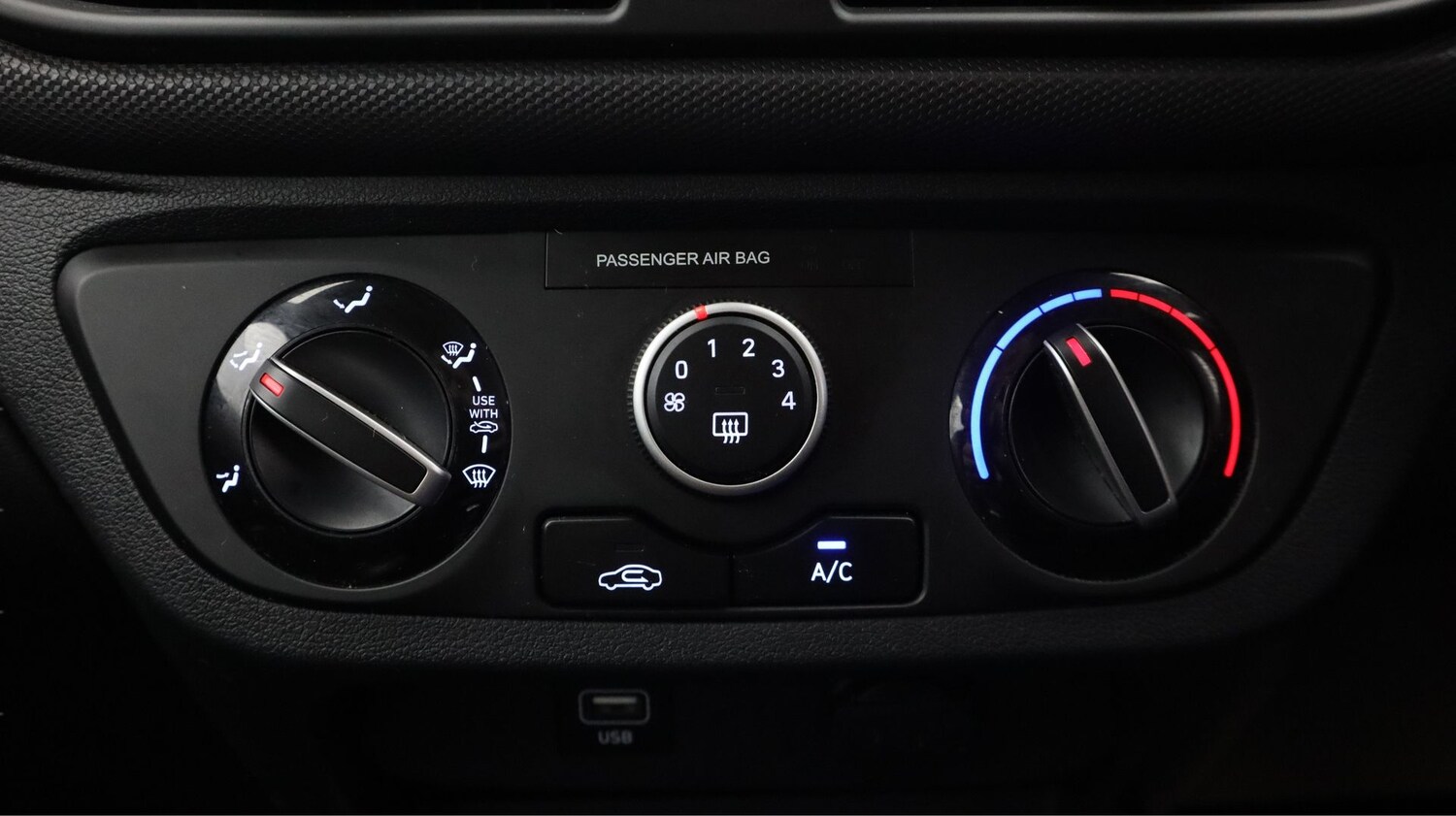 Used Hyundai i10 2022 for sale - 77813520: Photo 12