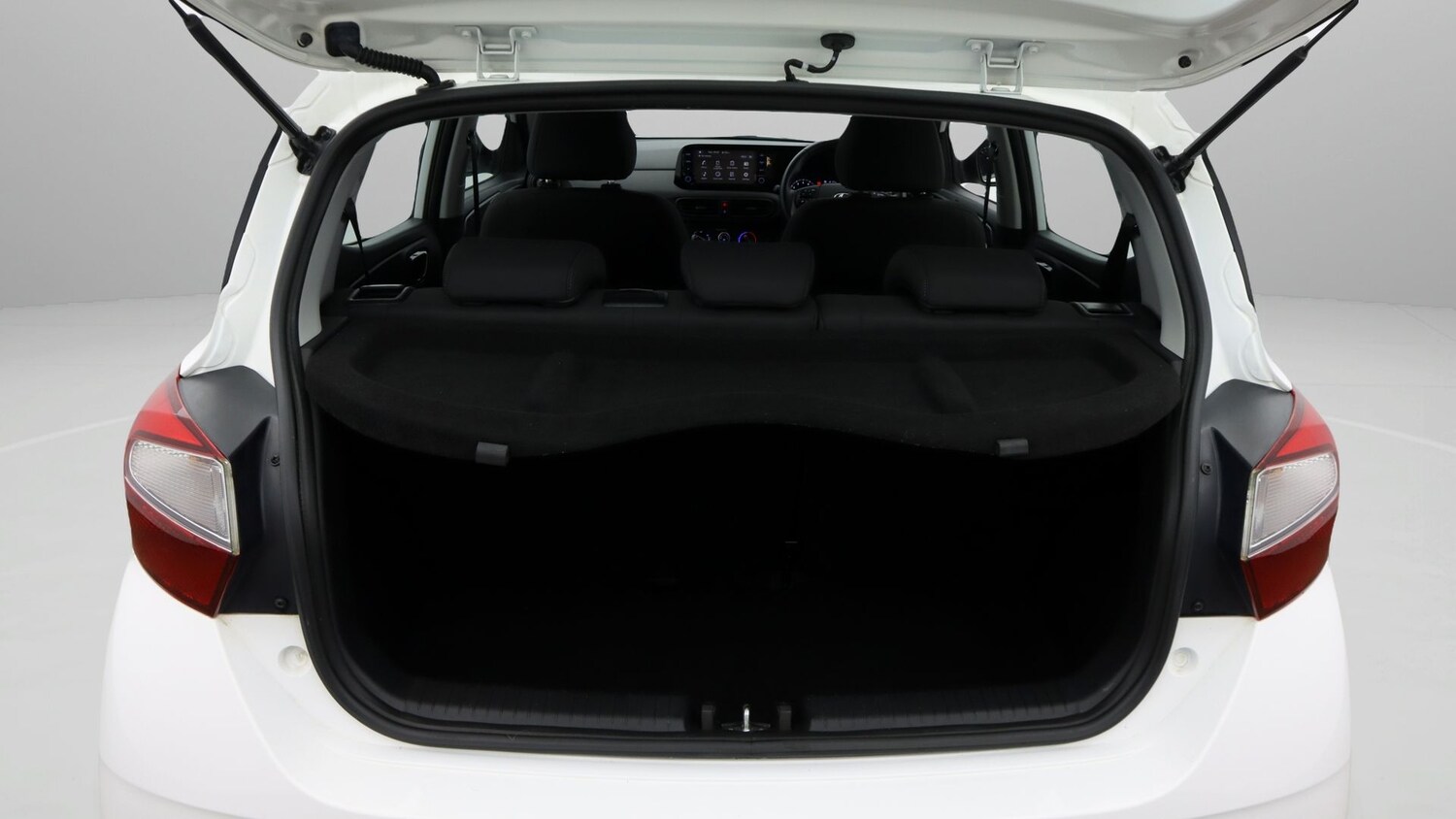 Used Hyundai i10 2022 for sale - 77813520: Photo 17