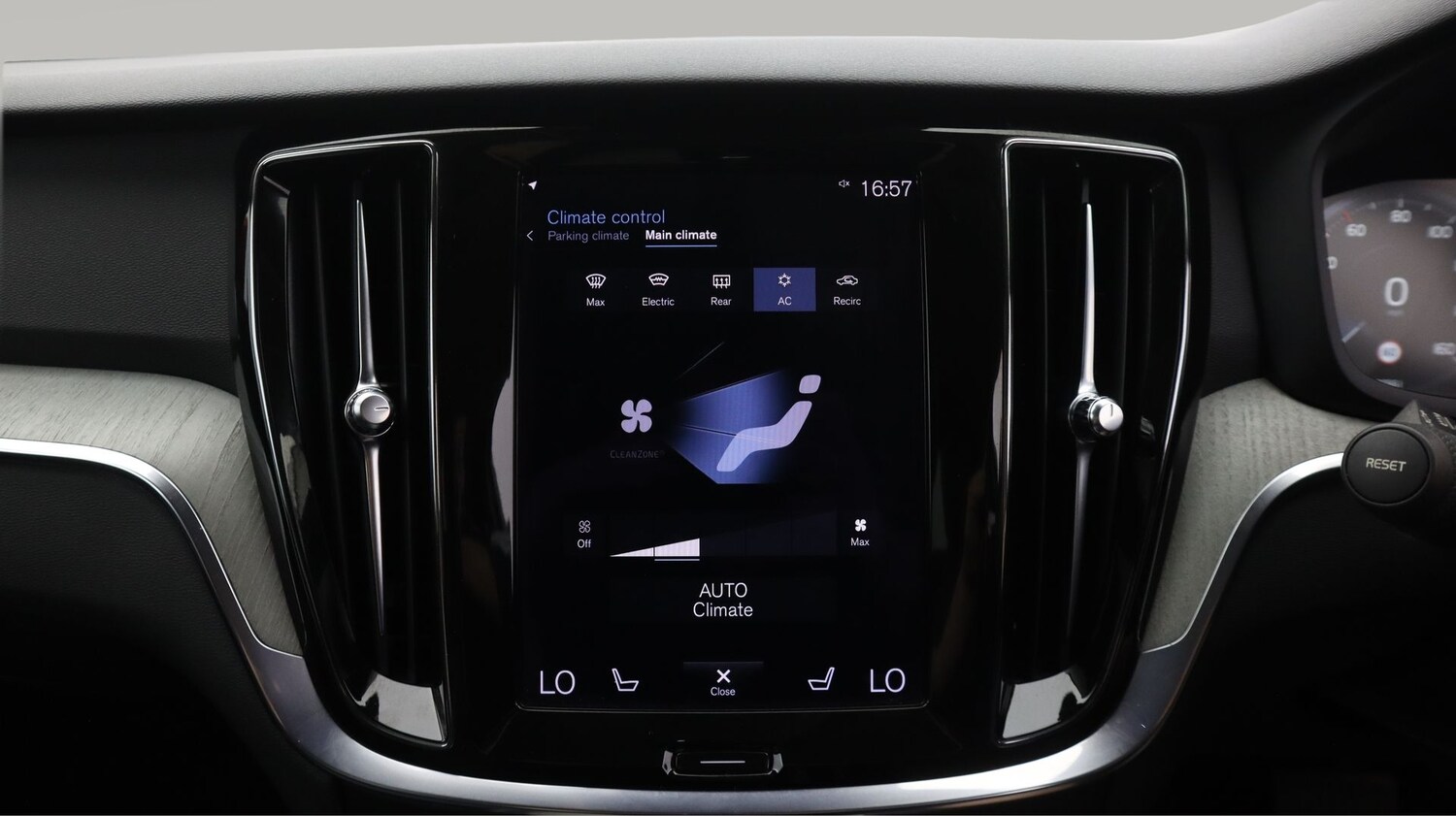 Used Volvo V60 2021 for sale - 78171662: Photo 12