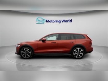Used Volvo V60 Cross Country 2021 for sale - 78171662: Photo
