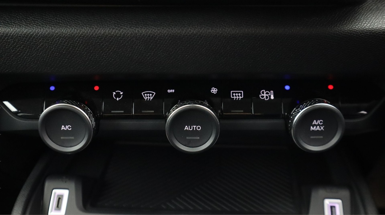 Used Citroen C4 X 2023 for sale - 77678962: Photo 12