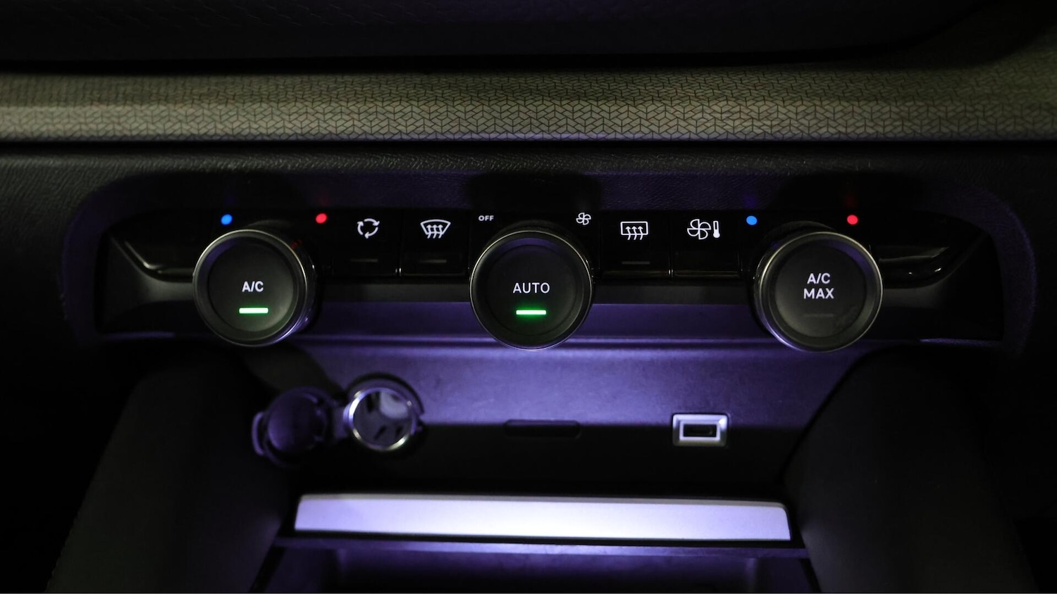 Used Citroen C5 X 2023 for sale - 76389060: Photo 13