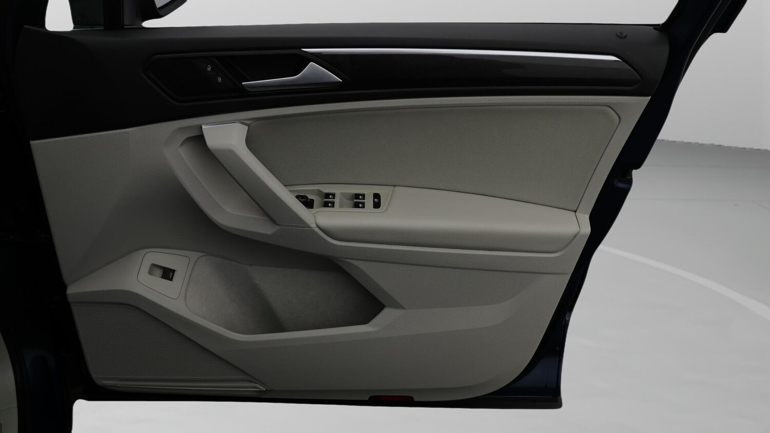 Used Volkswagen Tiguan 2021 for sale - 76001914: Photo 16