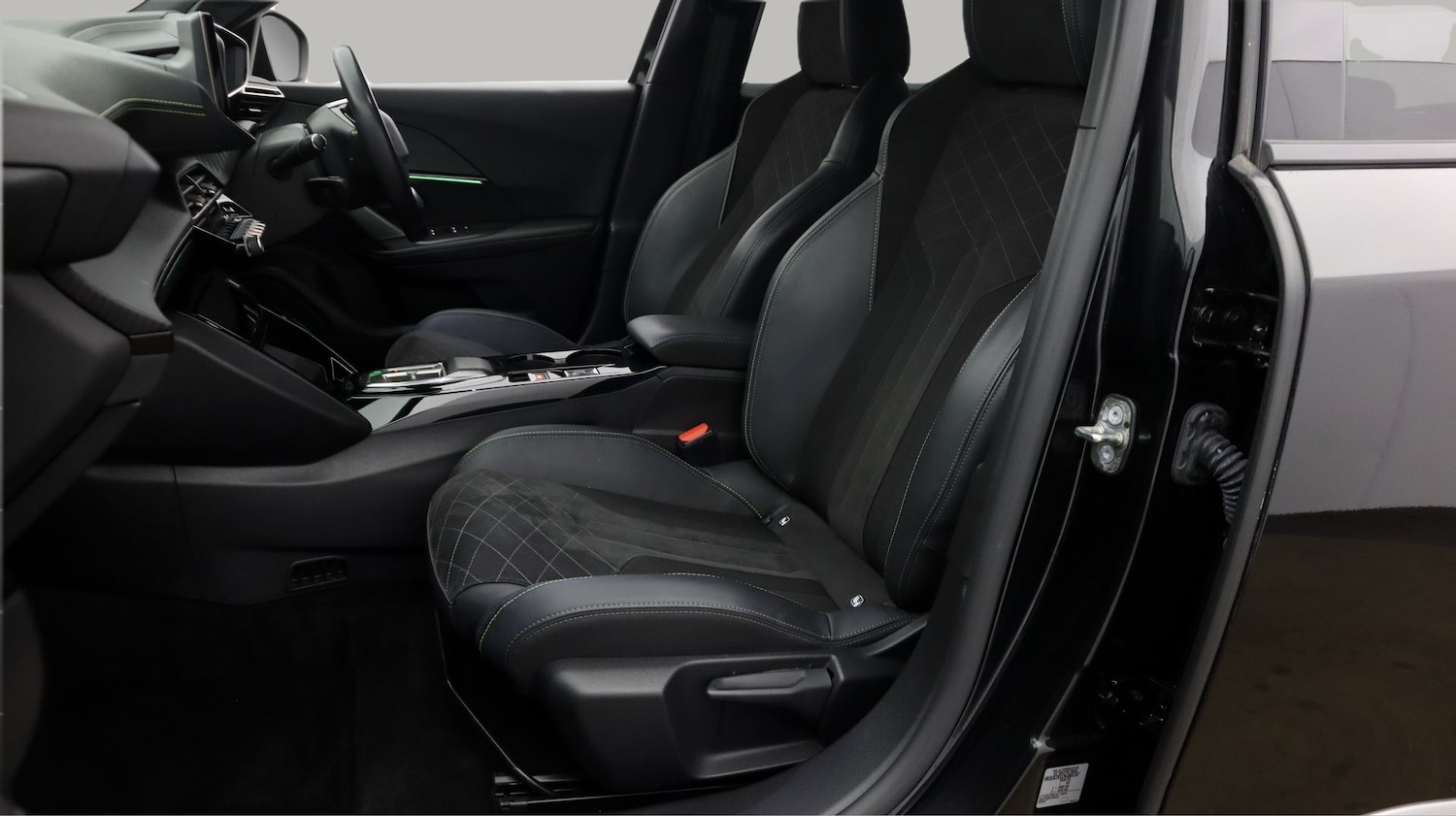 Used Peugeot E-2008 for sale - 77854446: Photo 14