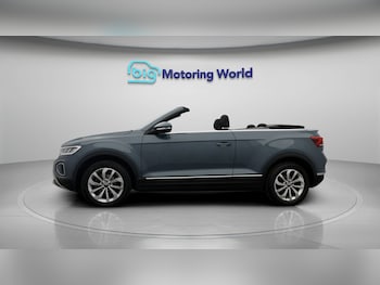Used Volkswagen T-Roc 2023 for sale - 77136350: Photo