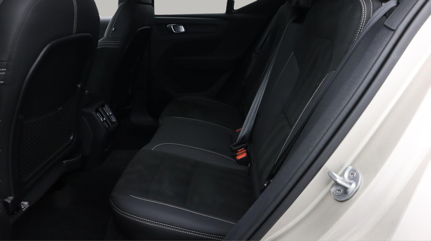 Used Volvo XC40 for sale - 76735089: Photo 17