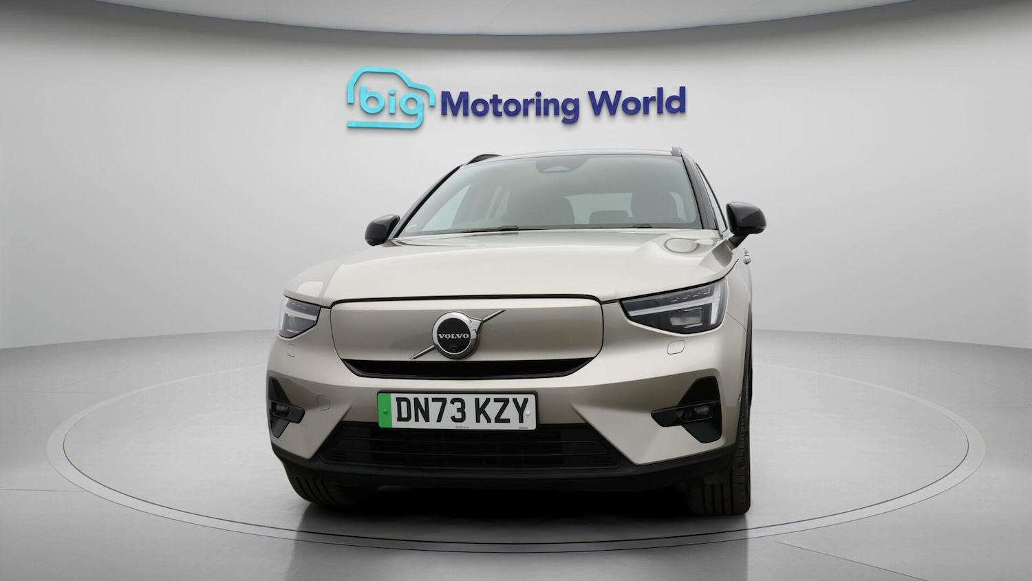 Used Volvo XC40 for sale - 76735089: Photo 3