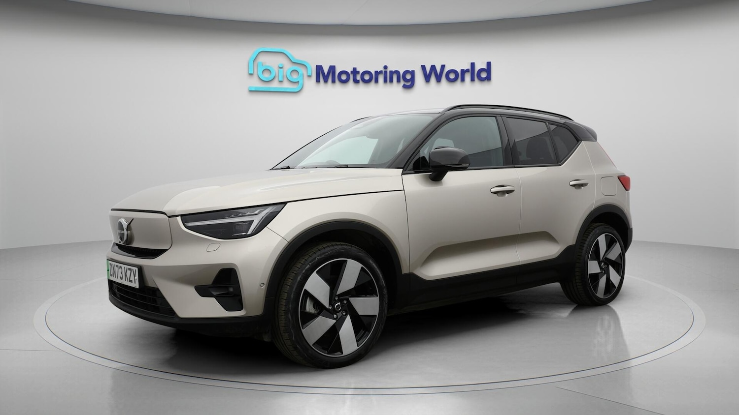 Used Volvo XC40 for sale - 76735089: Photo 4