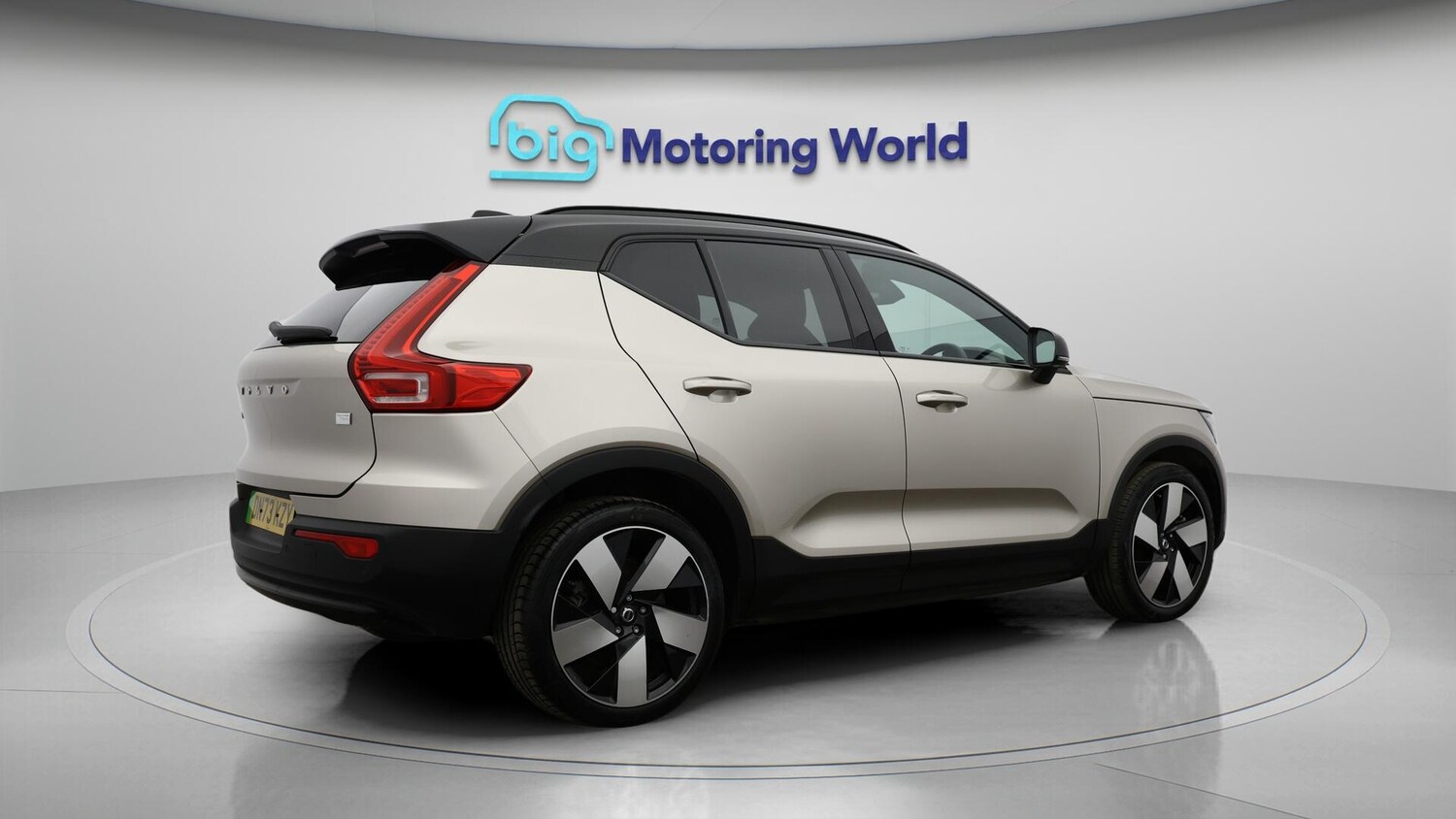 Used Volvo XC40 for sale - 76735089: Photo 8
