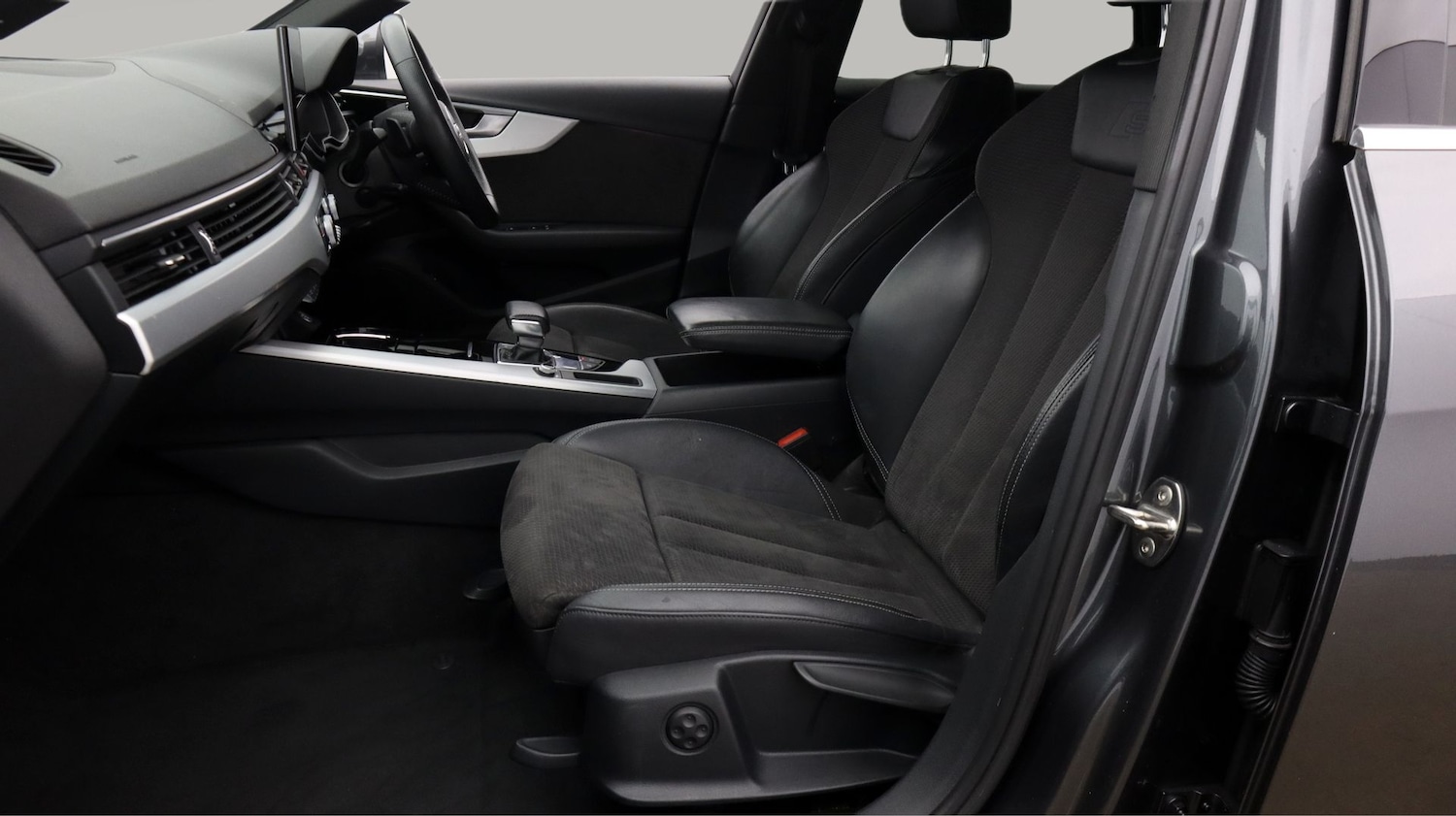 Used Audi A4 Avant 2020 for sale - 78018686: Photo 14