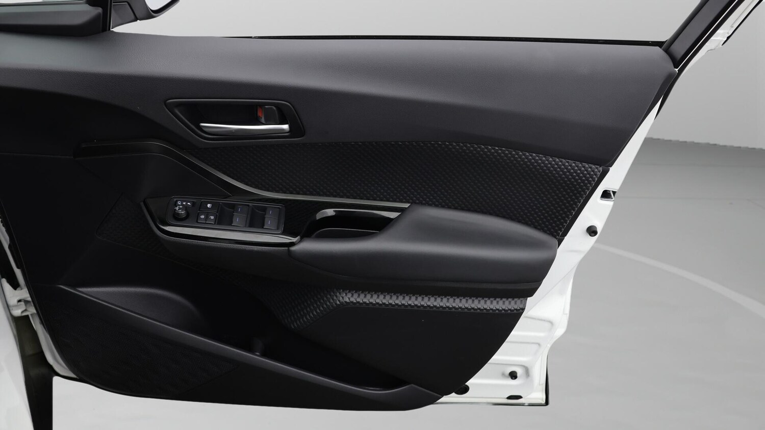 Used Toyota C-HR 2023 for sale - 76166386: Photo 16