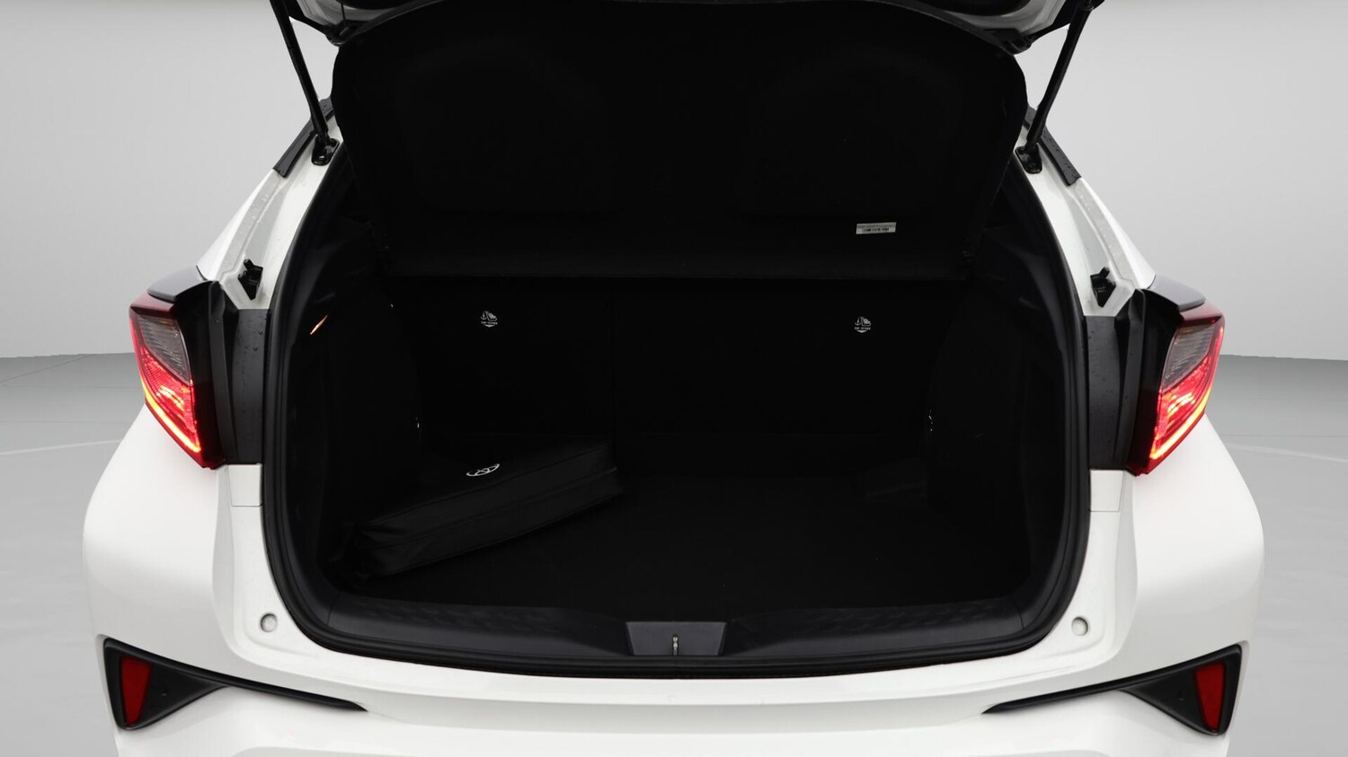 Used Toyota C-HR 2023 for sale - 76166386: Photo 18