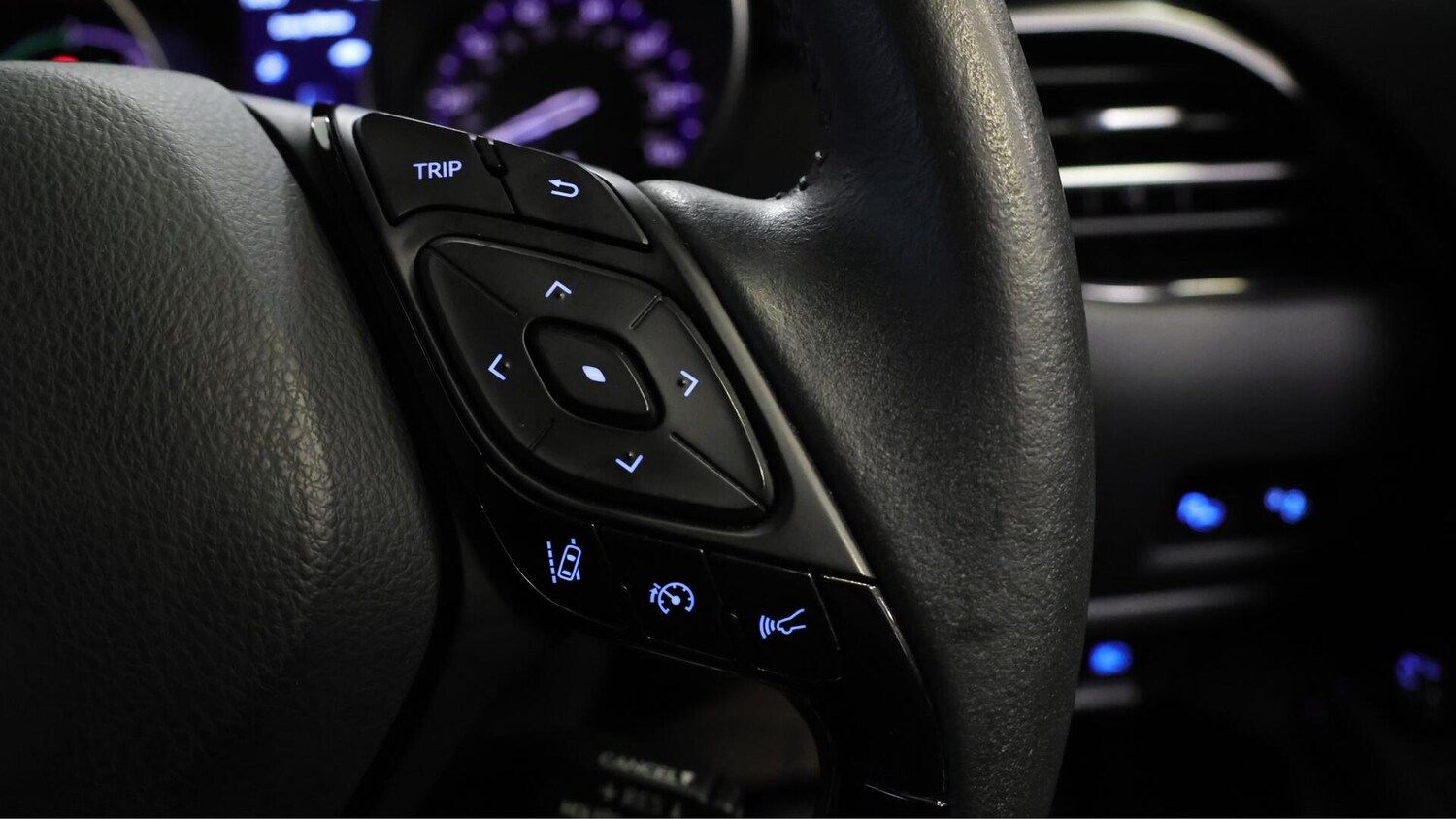 Used Toyota C-HR 2023 for sale - 76166386: Photo 24