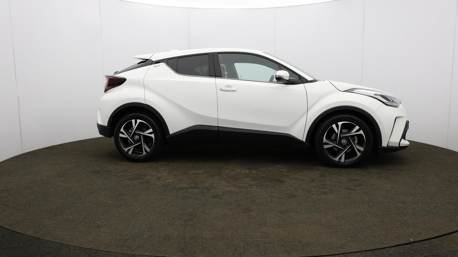 Used Toyota C-HR 2023 for sale - 76166386: Photo 54