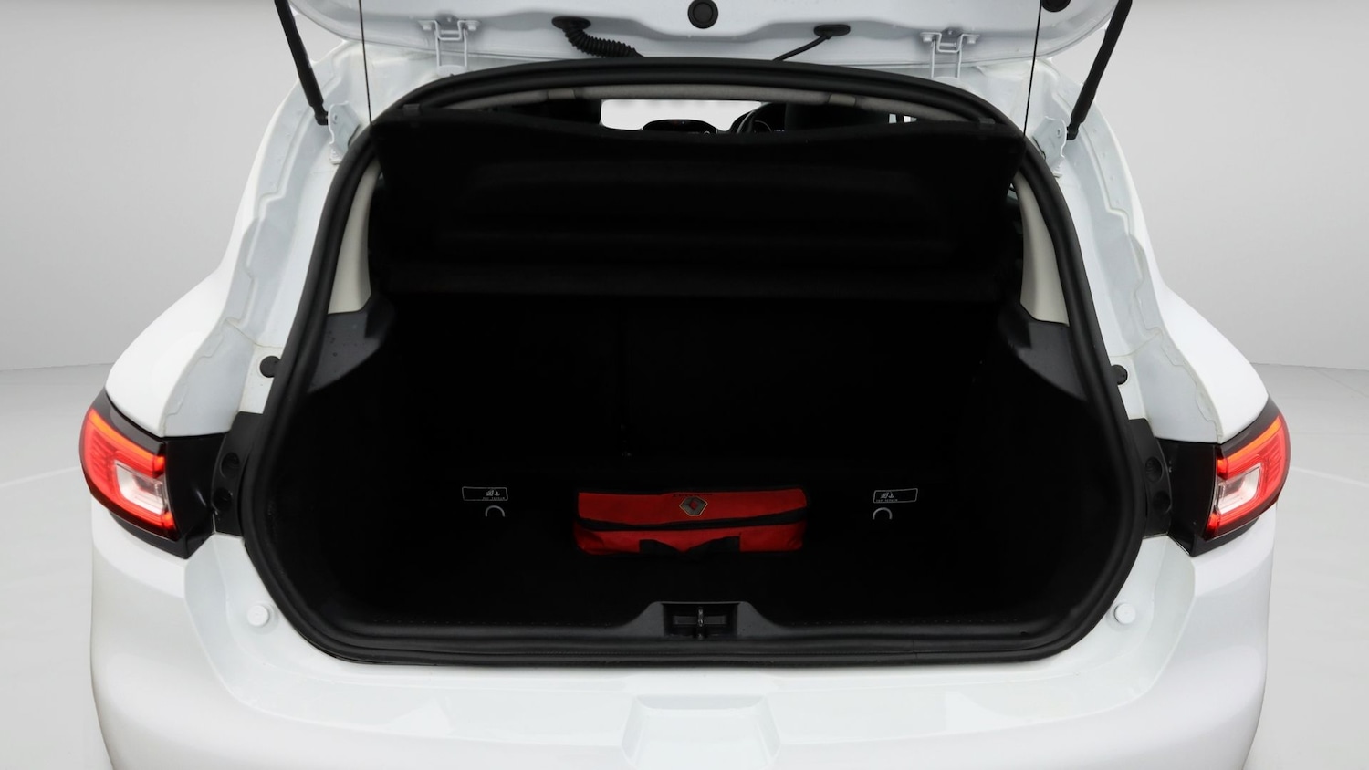 Used Renault Clio 2017 for sale - 78071067: Photo 17