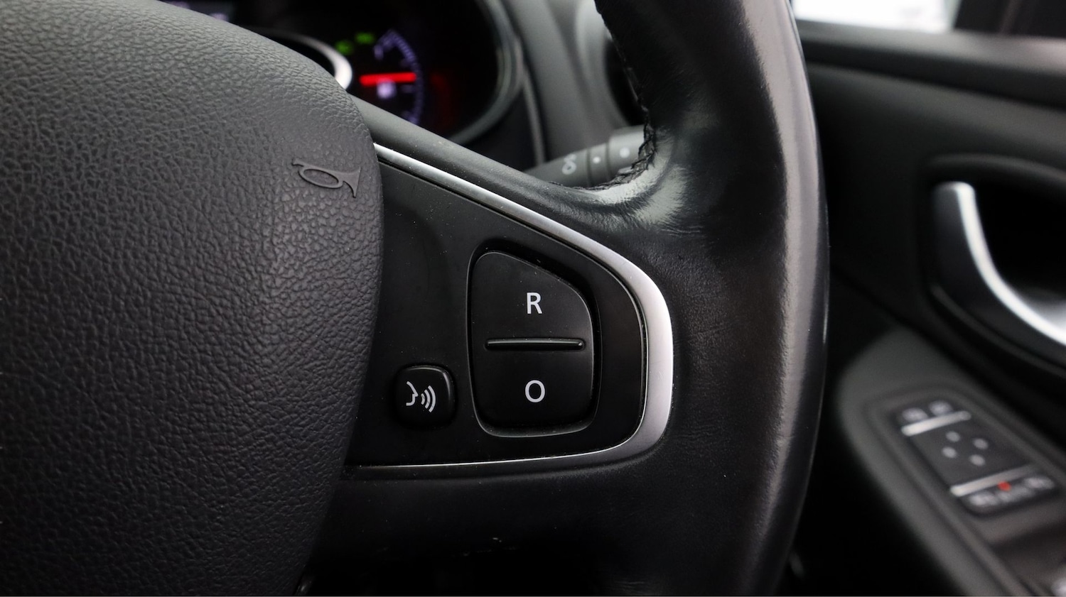 Used Renault Clio 2017 for sale - 78071067: Photo 20