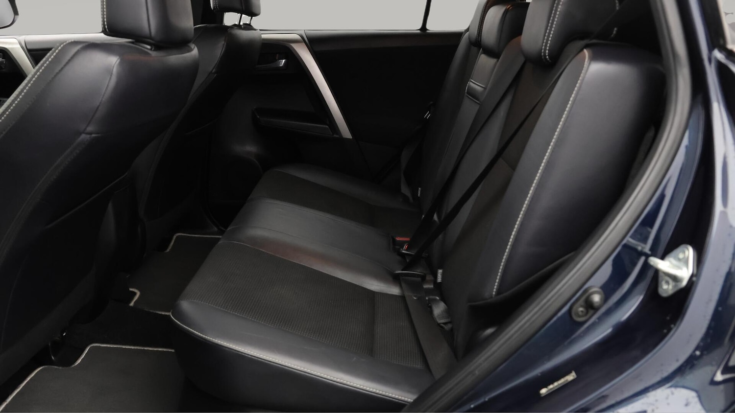 Used Toyota RAV4 2018 for sale - 76059329: Photo 17