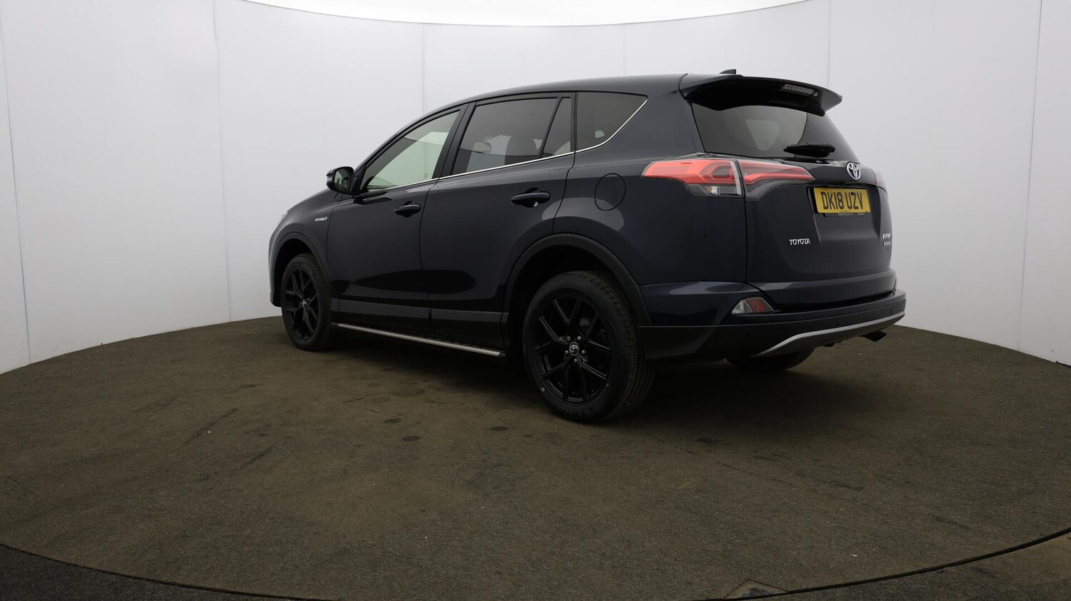 Used Toyota RAV4 2018 for sale - 76059329: Photo 59