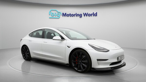 Used Tesla Model 3 2020 for sale - 76307422: Photo 2