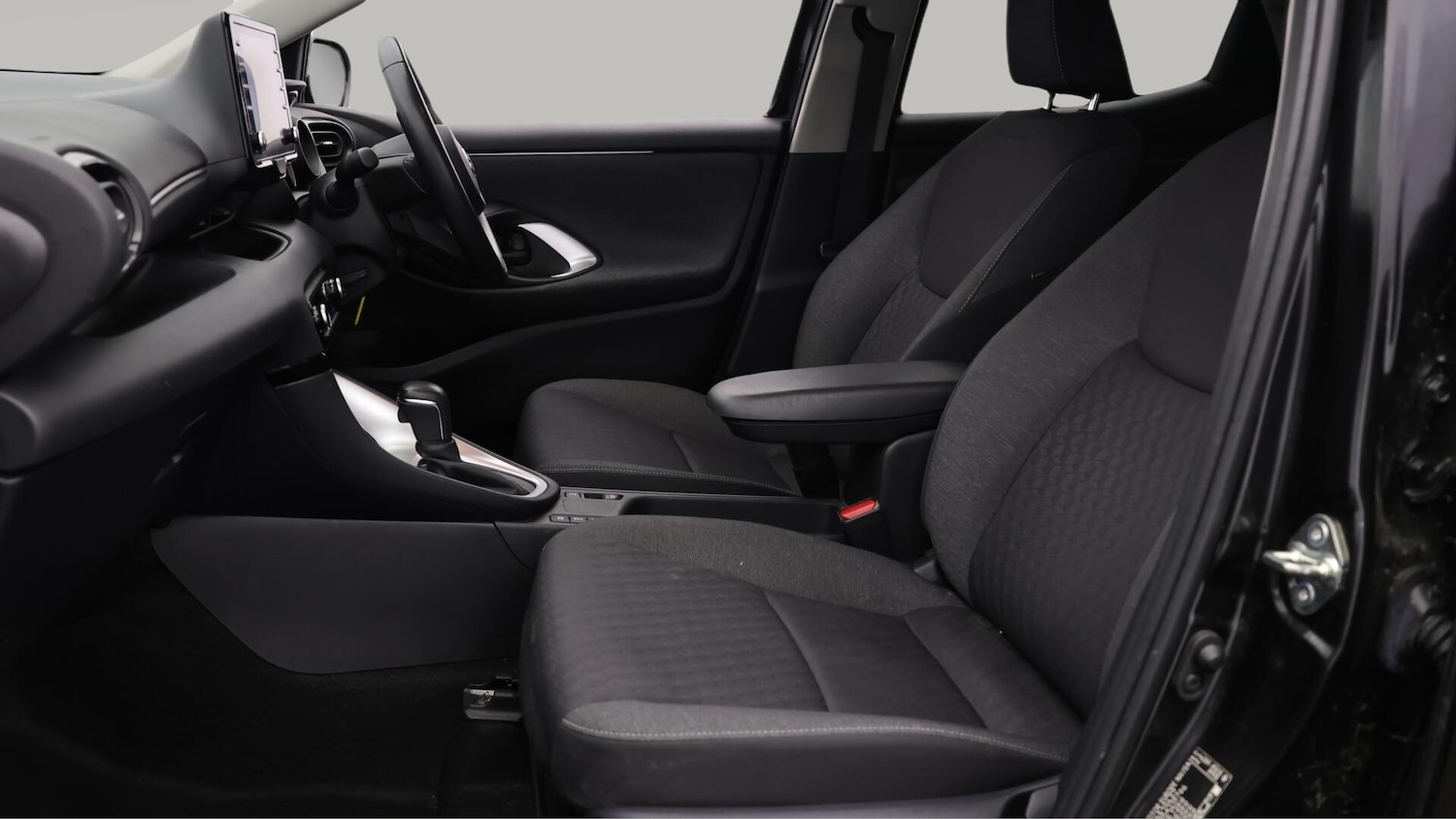 Used Toyota Yaris 2022 for sale - 76440882: Photo 15