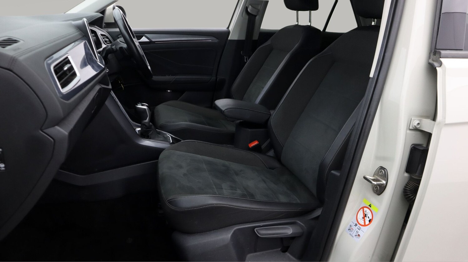 Used Volkswagen T-Roc 2023 for sale - 77461925: Photo 14