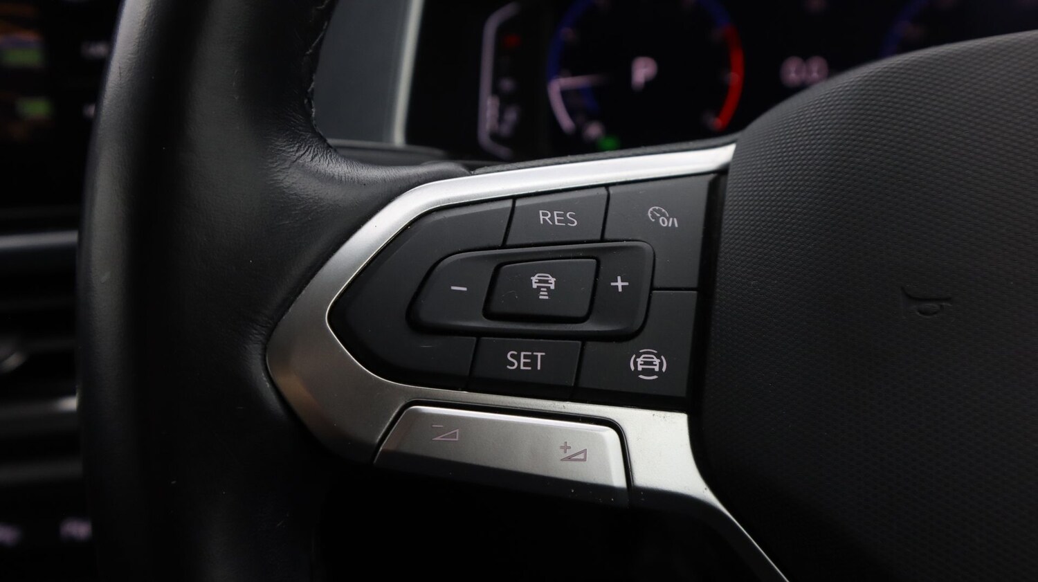 Used Volkswagen T-Roc 2023 for sale - 77461925: Photo 24