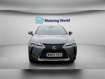 Used Lexus UX 2019 for sale - 77589925: Photo