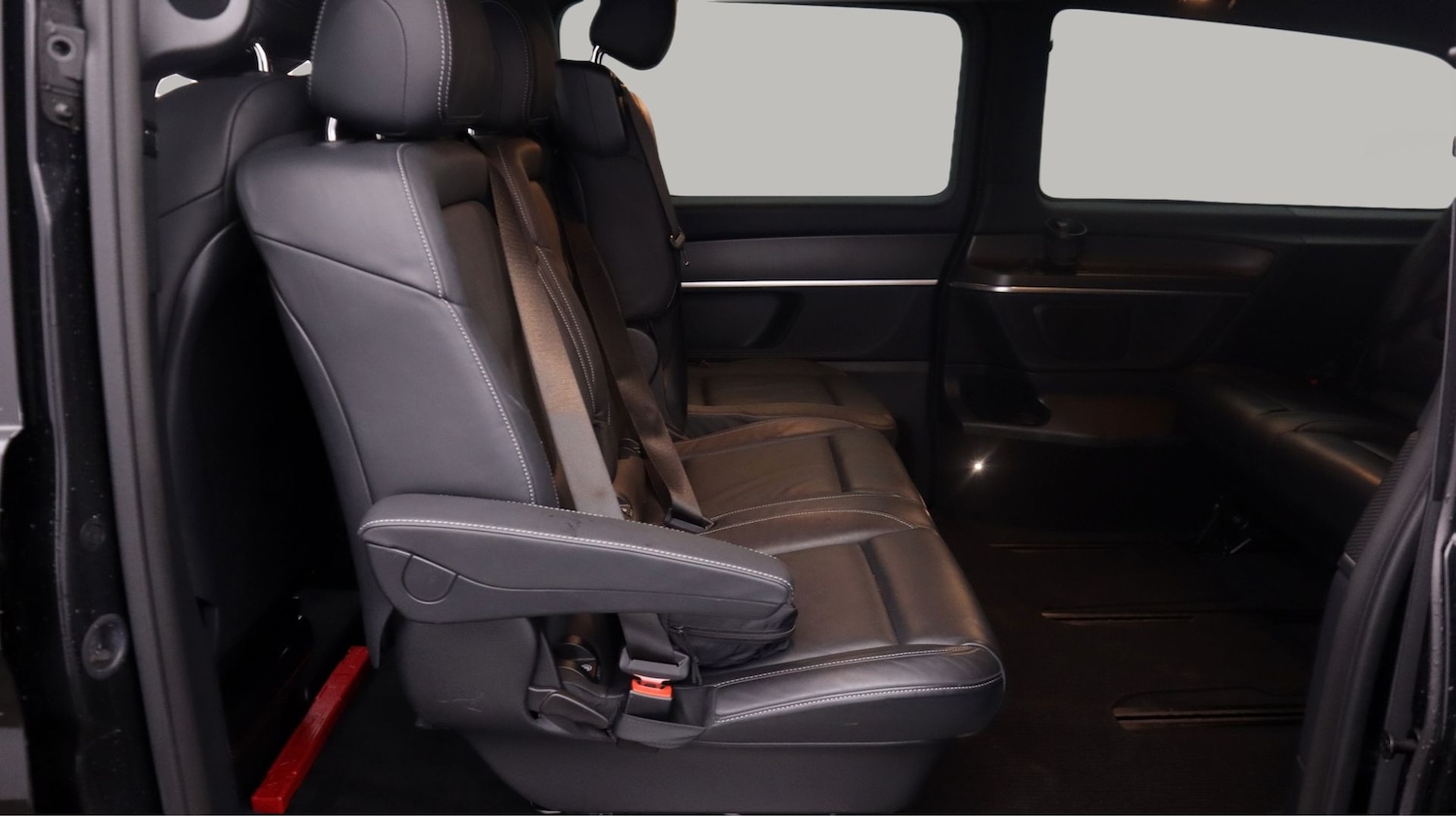 Used Mercedes-Benz V-Class 2023 for sale - 77819069: Photo 16