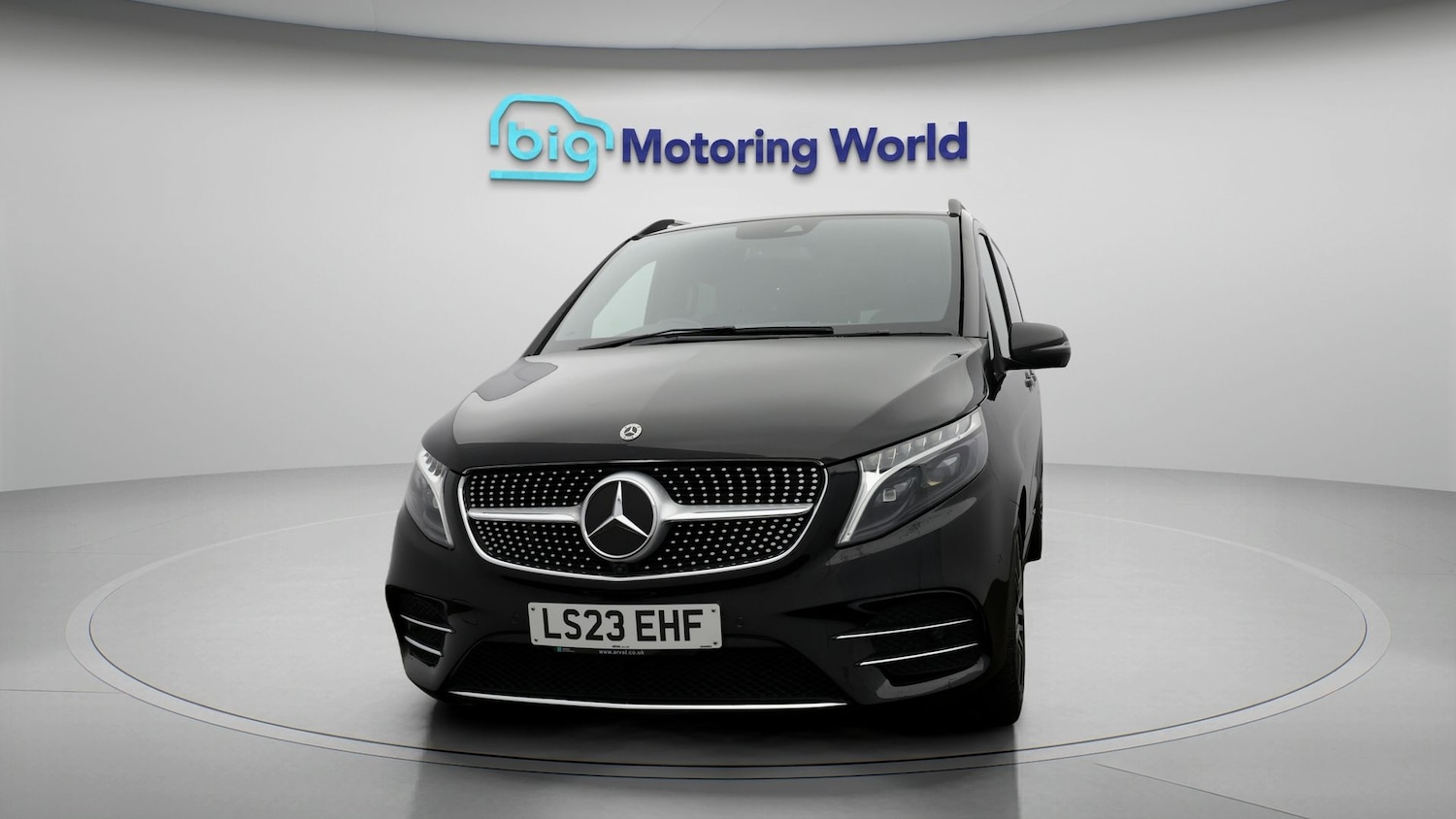 Used Mercedes-Benz V-Class 2023 for sale - 77819069: Photo 2