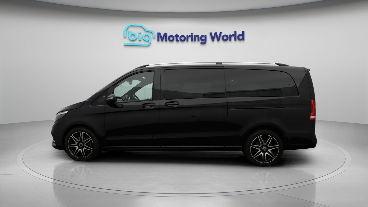 Used Mercedes-Benz V-Class 2023 for sale - 77819069: Photo 4