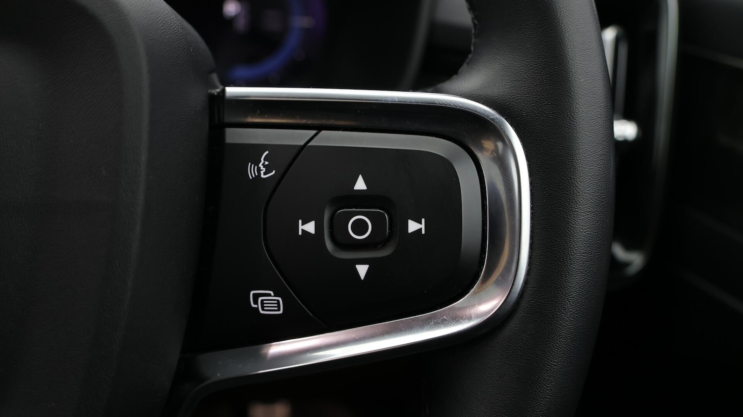 Used Volvo XC40 2022 for sale - 76135937: Photo 27