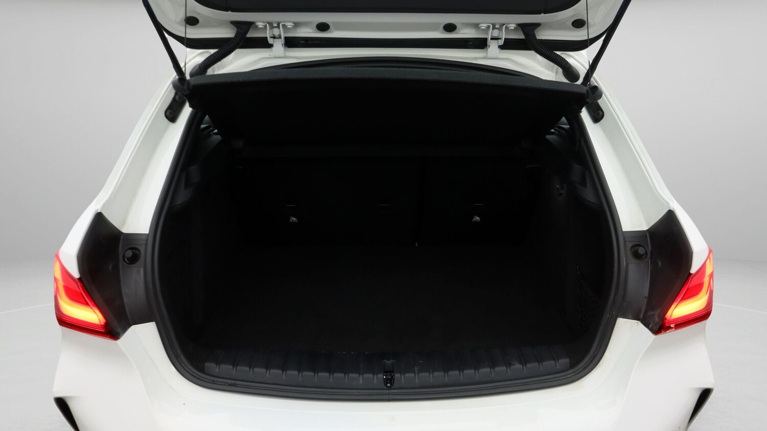 Used BMW 1 Series 2023 for sale - 77589934: Photo 17