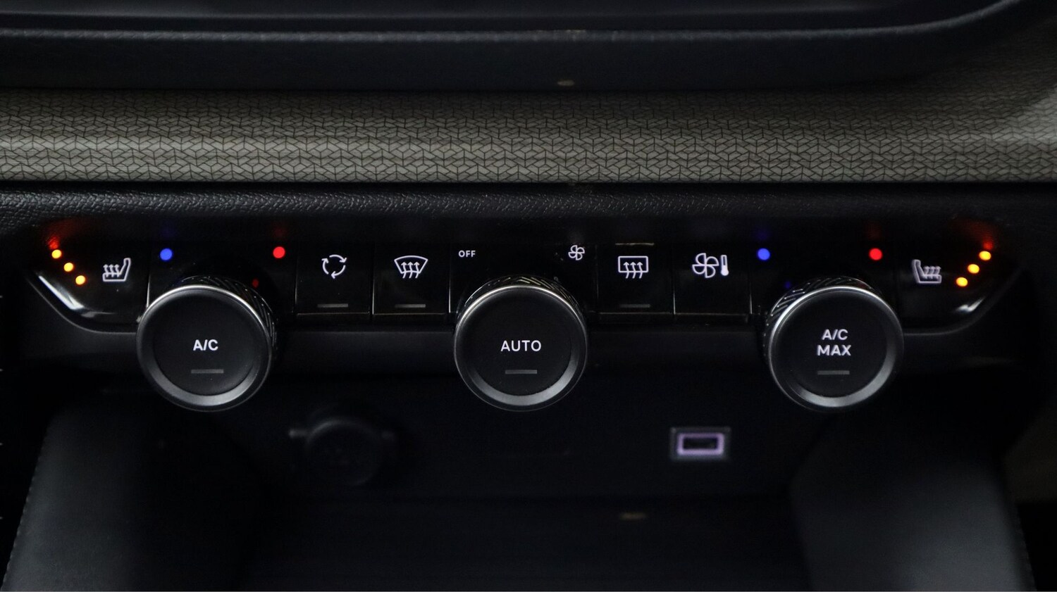 Used Citroen C5 X 2023 for sale - 77840537: Photo 12