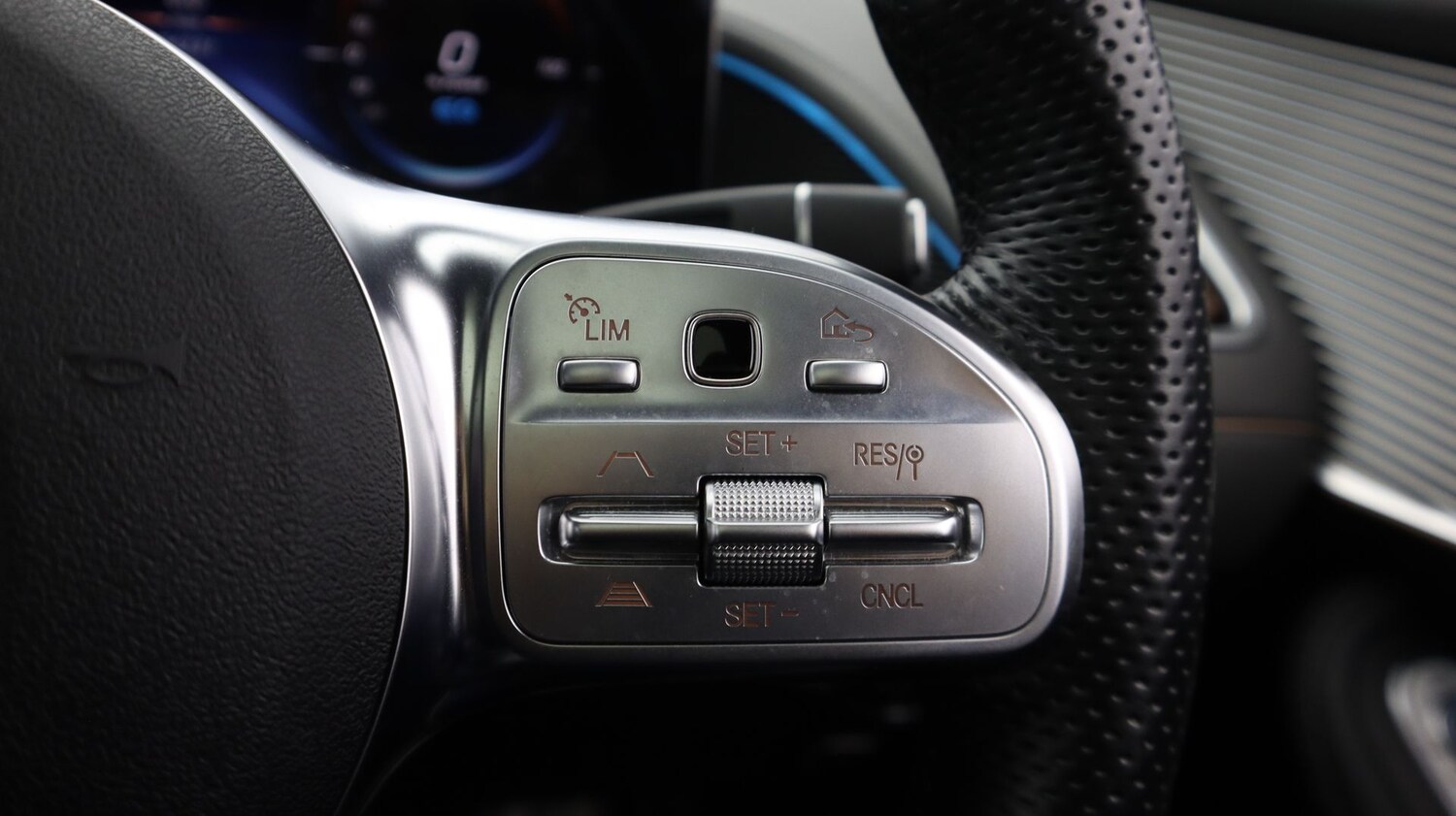 Used Mercedes-Benz EQC 2023 for sale - 77453608: Photo 27