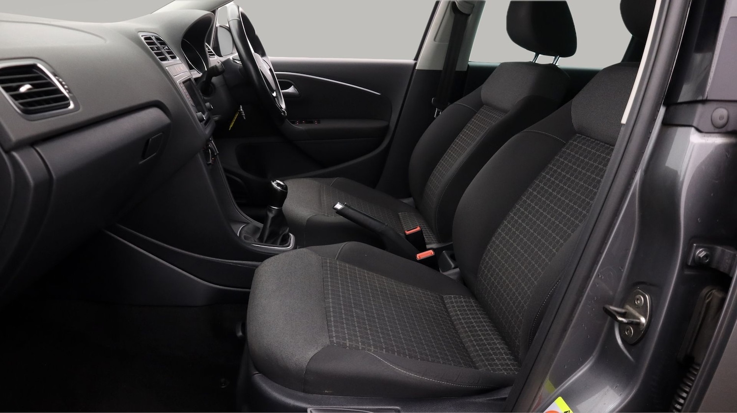 Used Volkswagen Polo 2017 for sale - 77230767: Photo 14