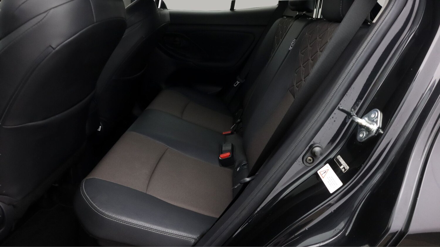 Used Toyota Yaris Cross 2023 for sale - 77906872: Photo 16