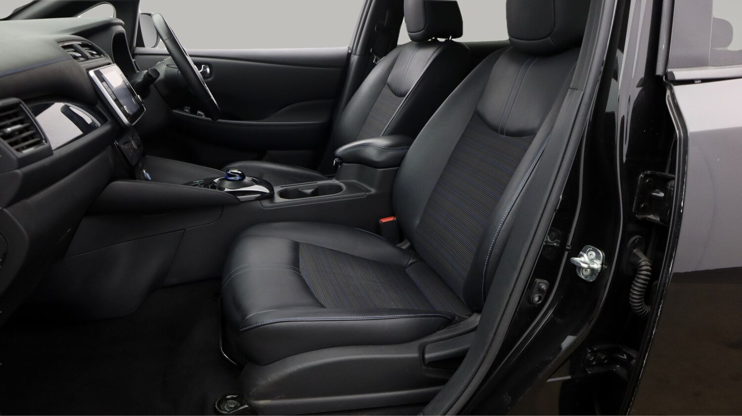 Used Nissan Leaf 2021 for sale - 77758788: Photo 14