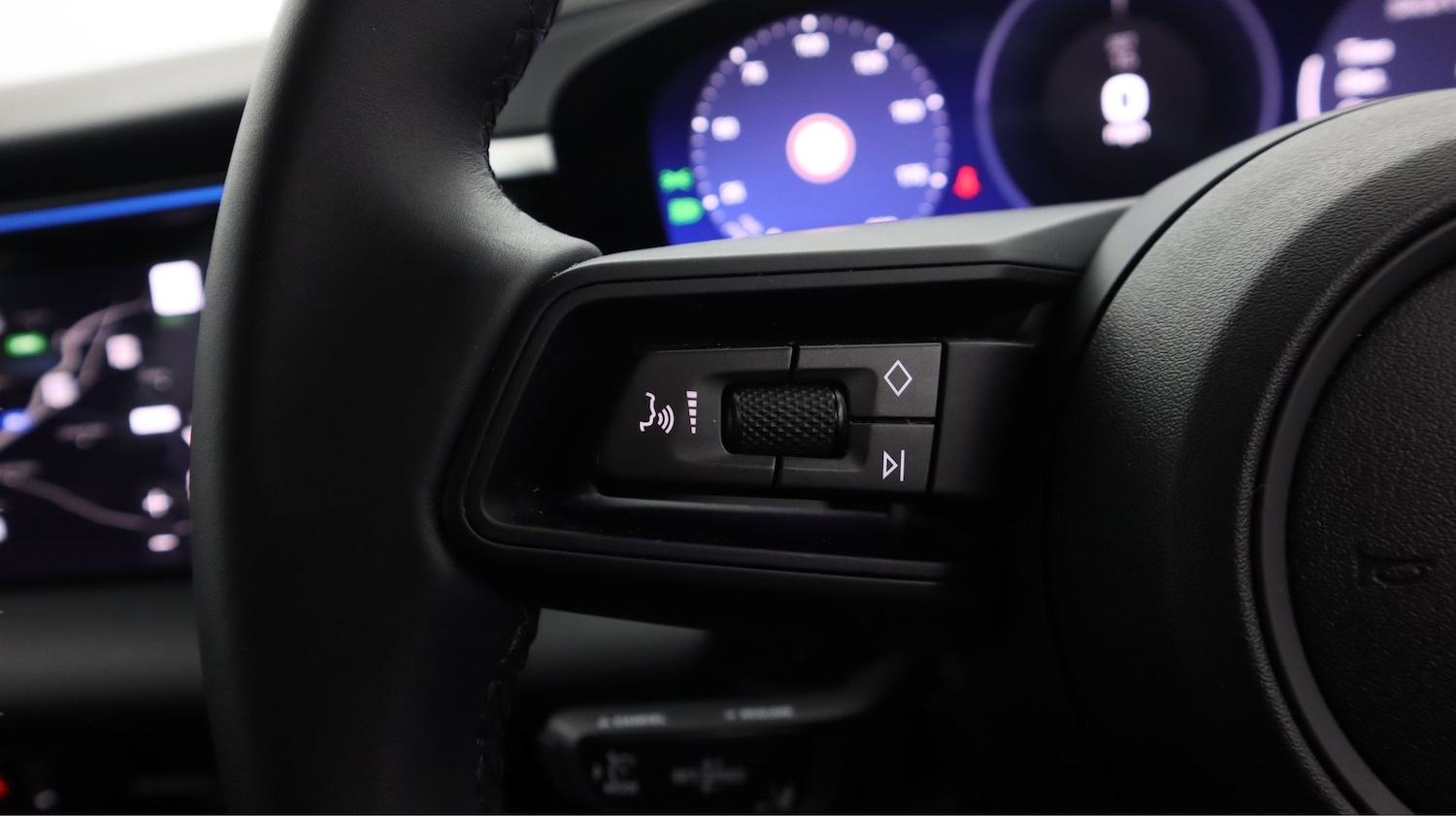 Used Porsche Macan 2025 for sale - 77216394: Photo 20