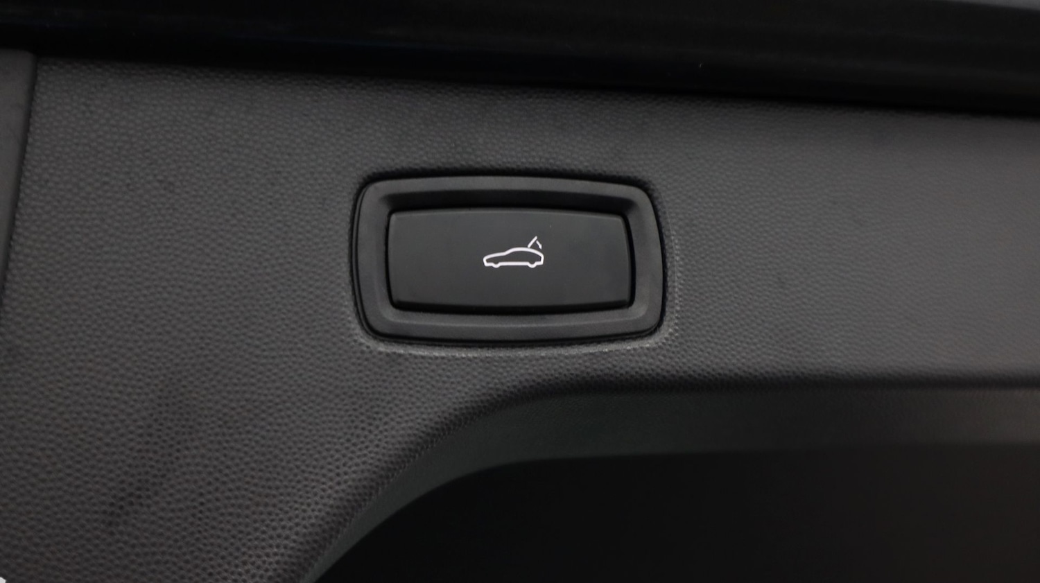 Used Porsche Macan 2025 for sale - 77216394: Photo 21