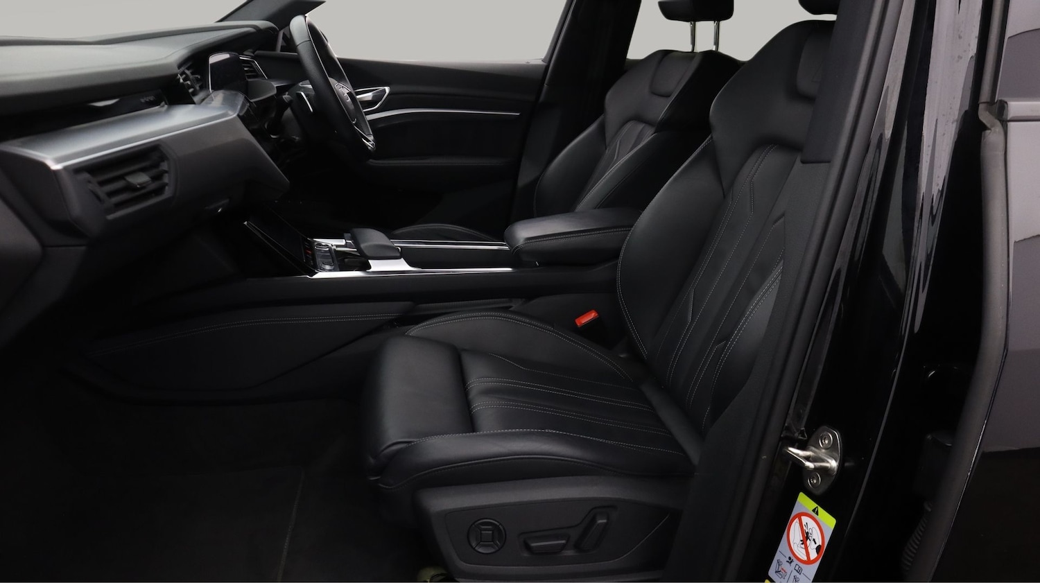 Used Audi e-tron 2022 for sale - 77202130: Photo 14