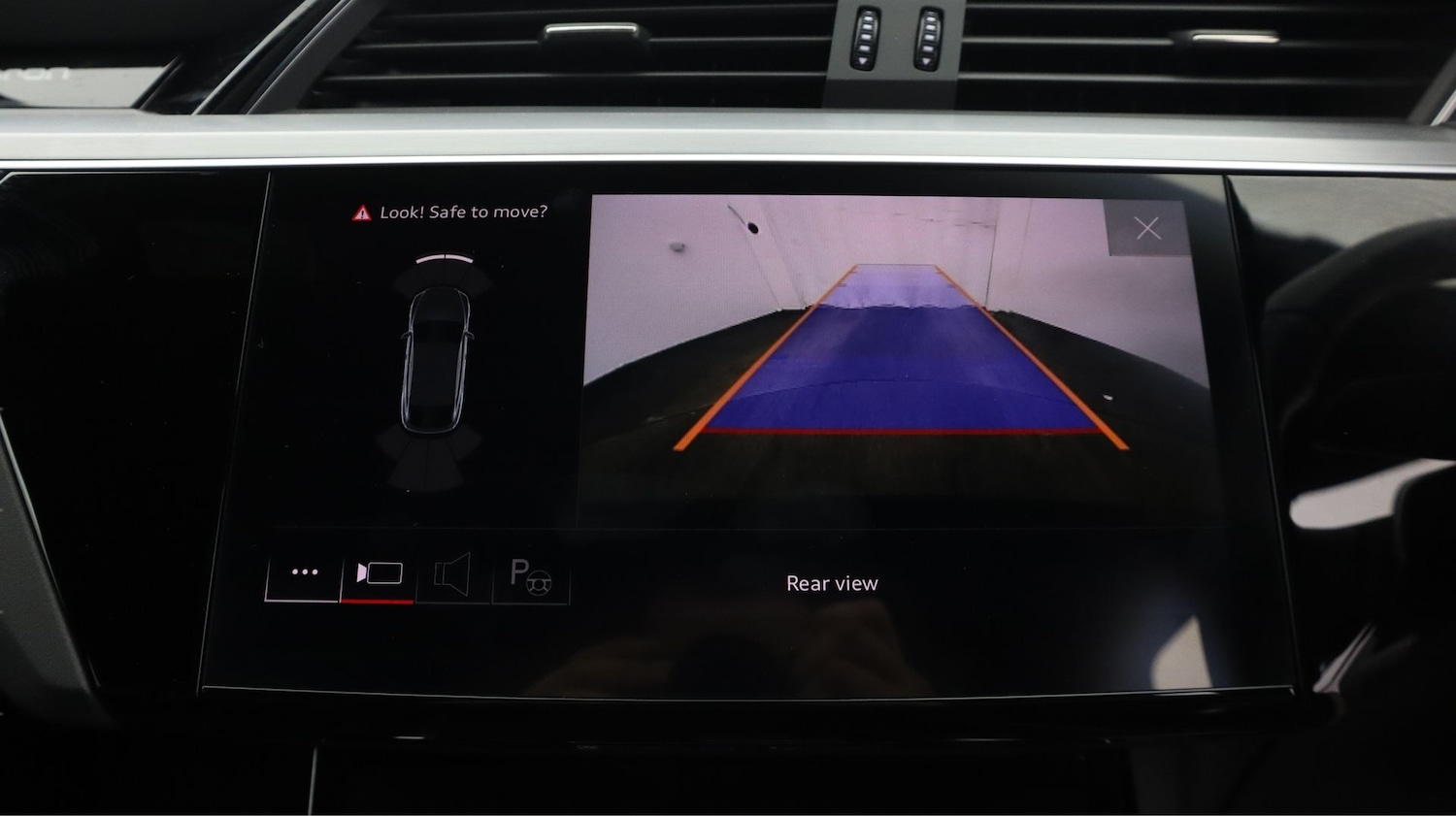 Used Audi e-tron 2022 for sale - 77202130: Photo 22