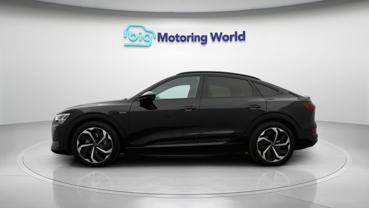 Used Audi e-tron 2022 for sale - 77202130: Photo 4