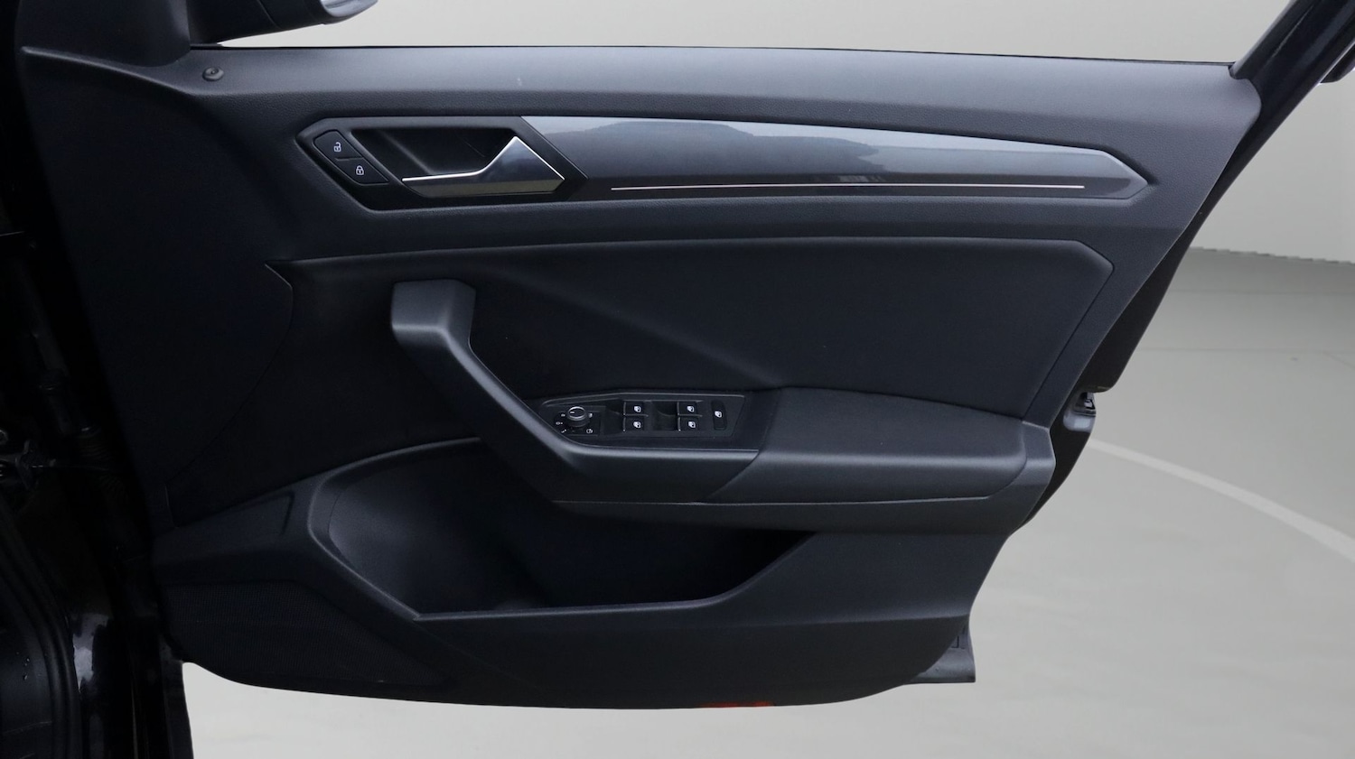 Used Volkswagen T-Roc 2021 for sale - 77968855: Photo 15